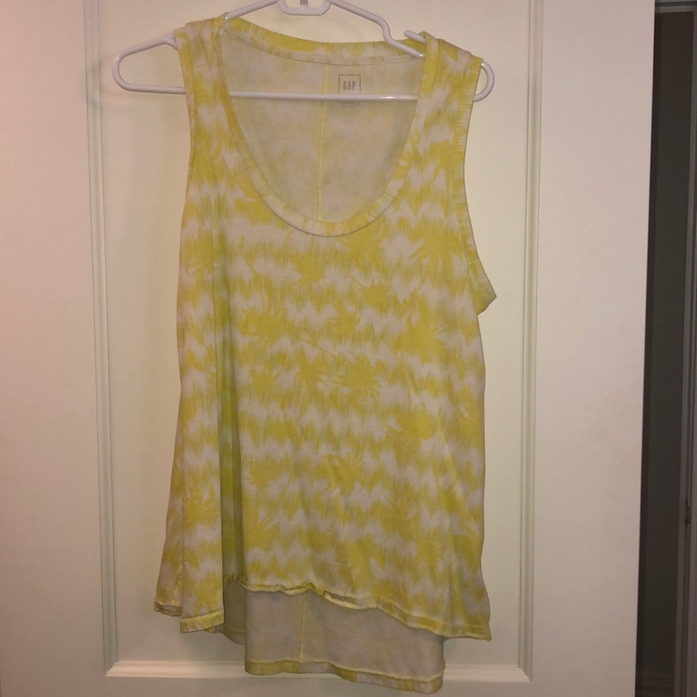 Yellow and white patterned tank